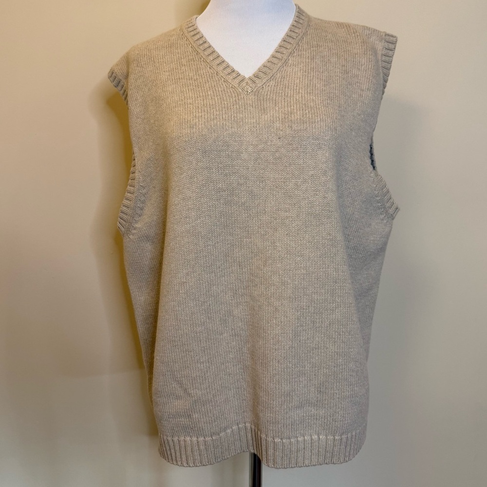 Lands End Knit Sweater Vest XL Beige V Neck Classic Preppy Layering - Picture 2 of 8